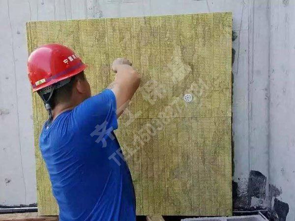 擠塑板是如何實現(xiàn)保溫效果的？